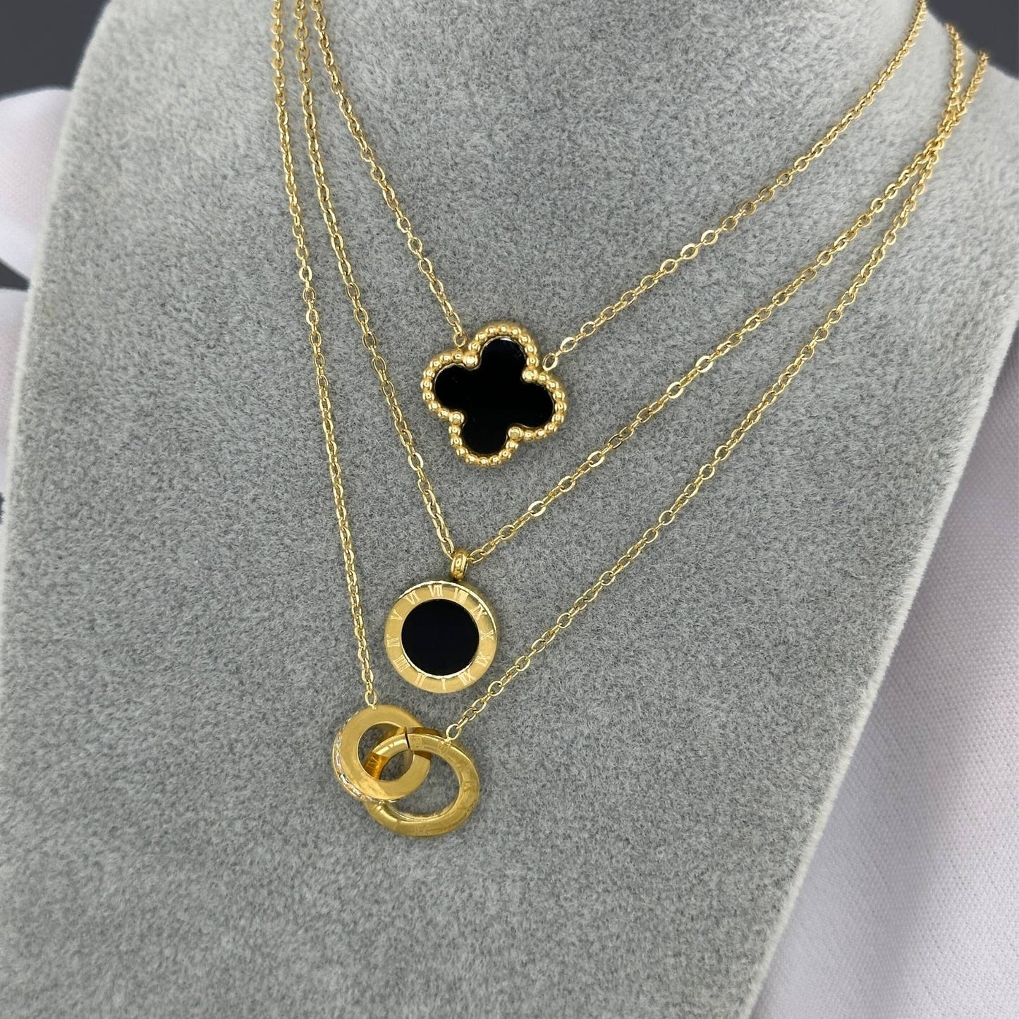 Water Resistant 18K gold plated Stainless steel Carter Pendant Necklace in Gold