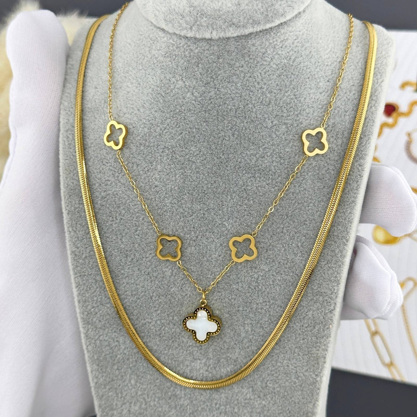 Water Resistant 18K gold plated Stainless steel necklace Zoe in gold