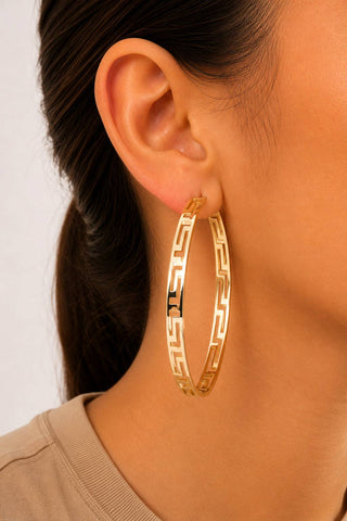 Zoe Large Hoop Earrings in Gold