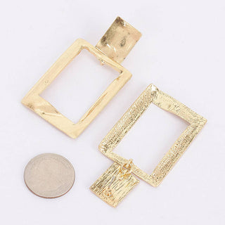 Main Character Earring in Gold